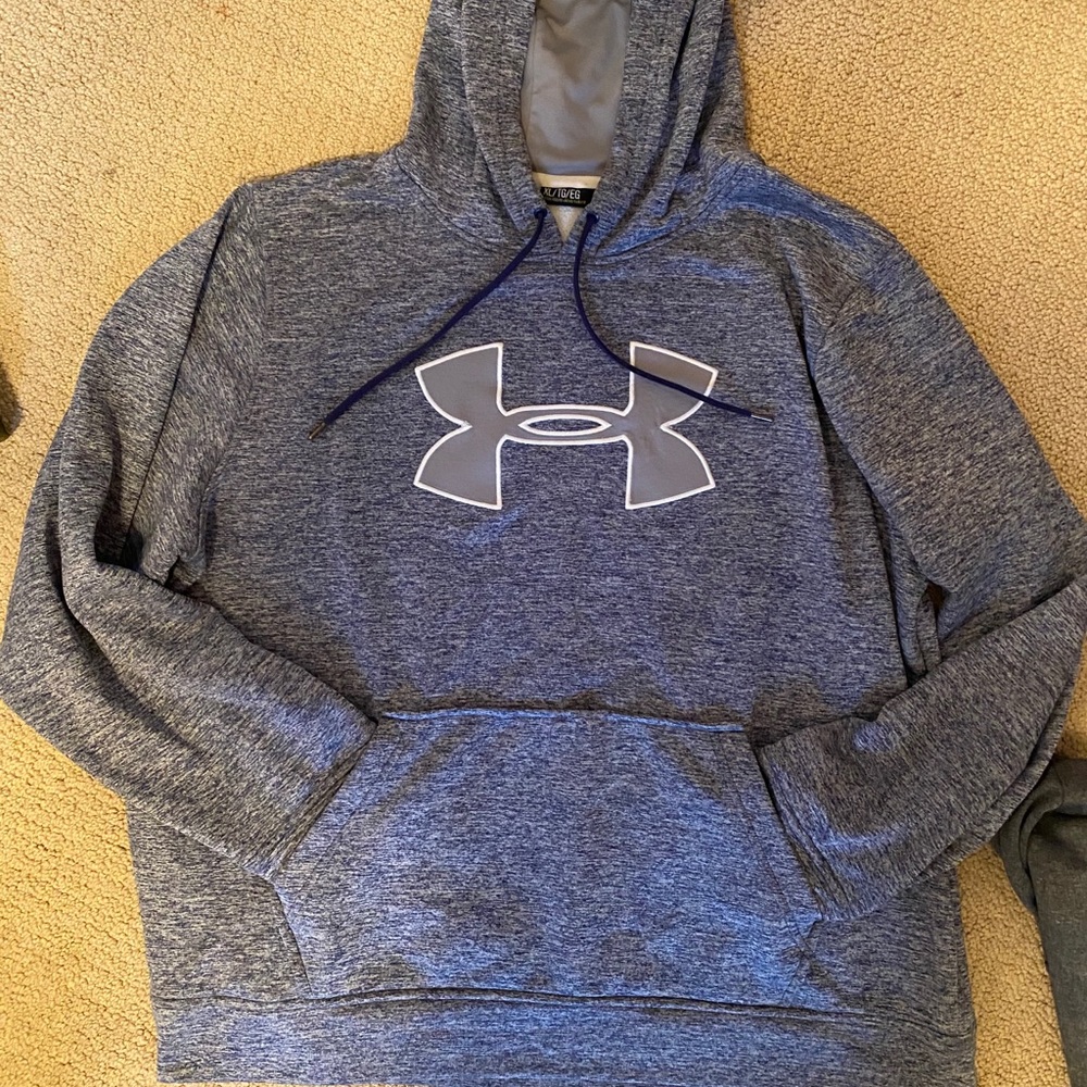 Underarmour Hoodie size XL